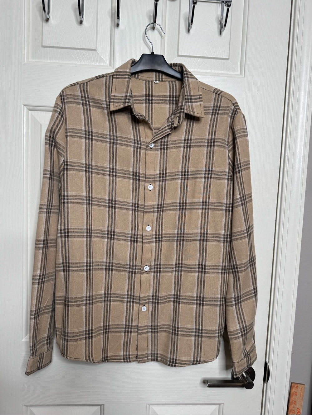 SHEIN Men's Classic Beige Plaid Button-Up Long Sleeve Shirt M